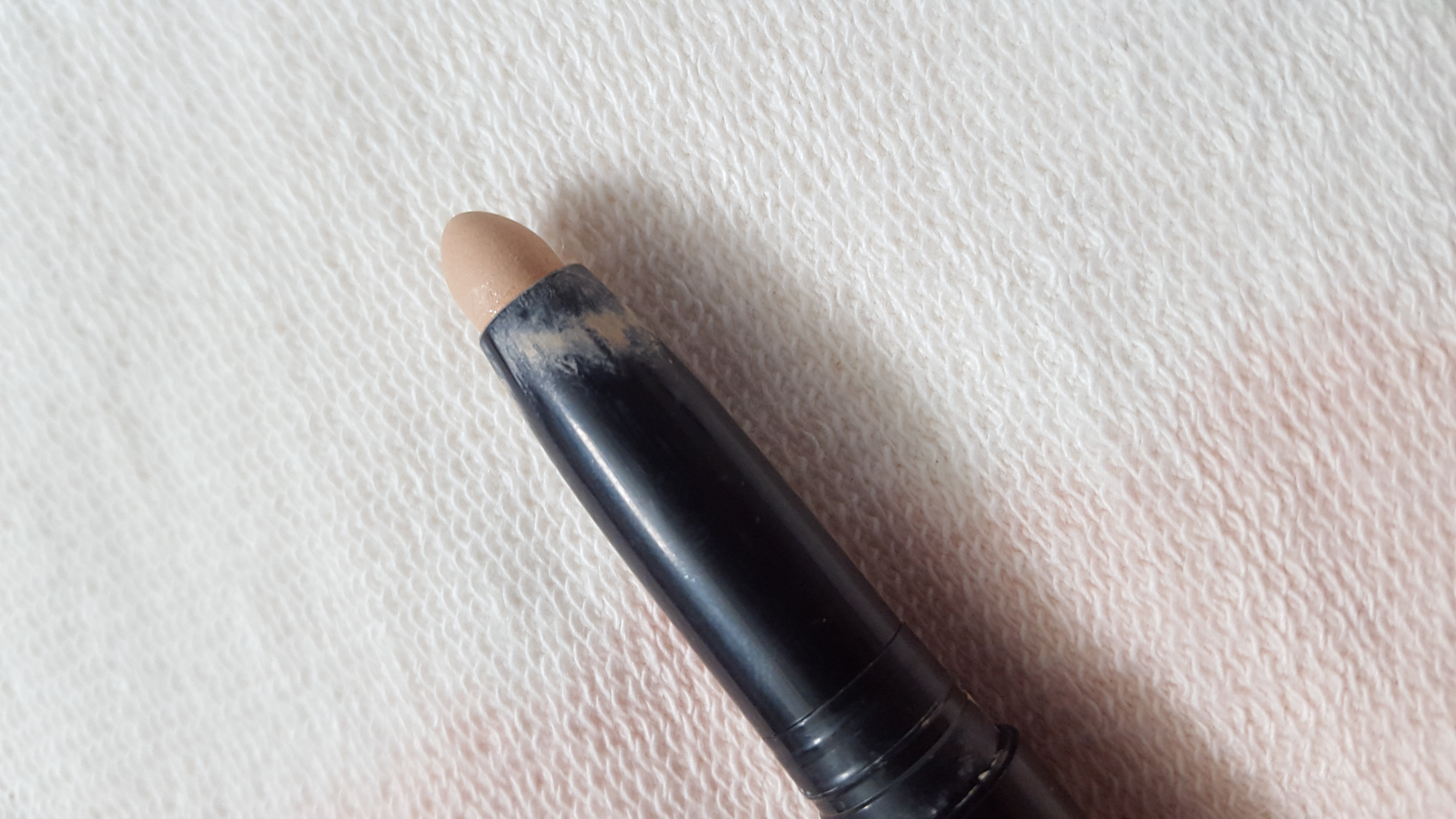 Review: KVD Lock-It Color Correcting Eyeshadow I'm Not a Beauty Guru
